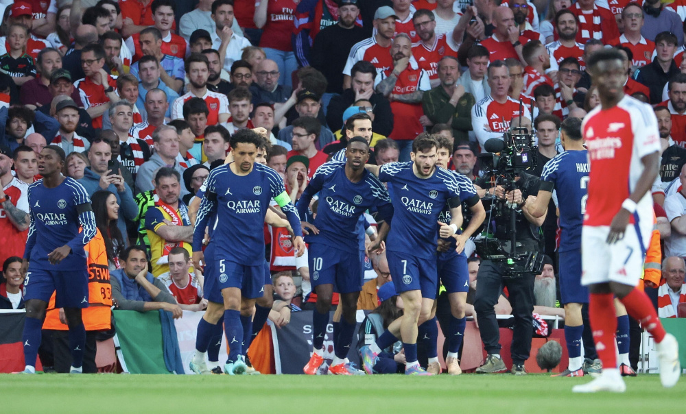 记者：恩昆库在冬窗的未来值得关注；米兰会和经纪人谈莱万（记者称冬窗恩昆库动向值得关注，米兰将与莱万经纪人会面）