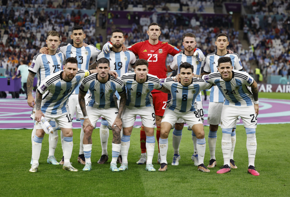 莱比锡6-0大胜法兰克福，迪奥曼德戴帽，鲍姆加特纳一射两传（莱比锡6-0横扫法兰克福，迪奥曼德上演帽子戏法，鲍姆加特纳一射两传）