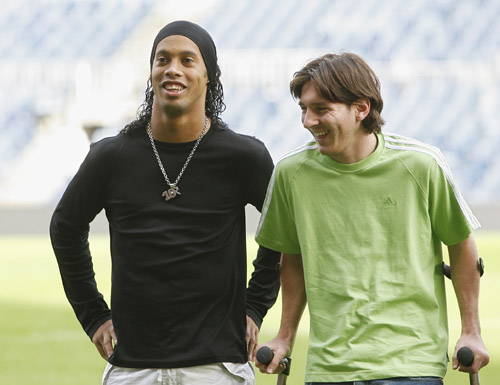 王博谈新援：桑普森&塔克和队友化学反应不错，还有融入空间（王博评新援：桑普森、塔克与队友默契不错 仍有磨合空间）