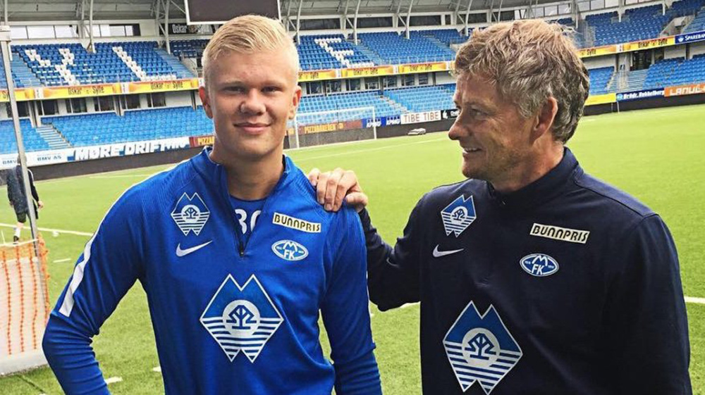 李霄鹏：希望球队能发挥出应有水平，明天奉献一场精彩的比赛（李霄鹏：盼球队打出应有水准，明日献上精彩一战）