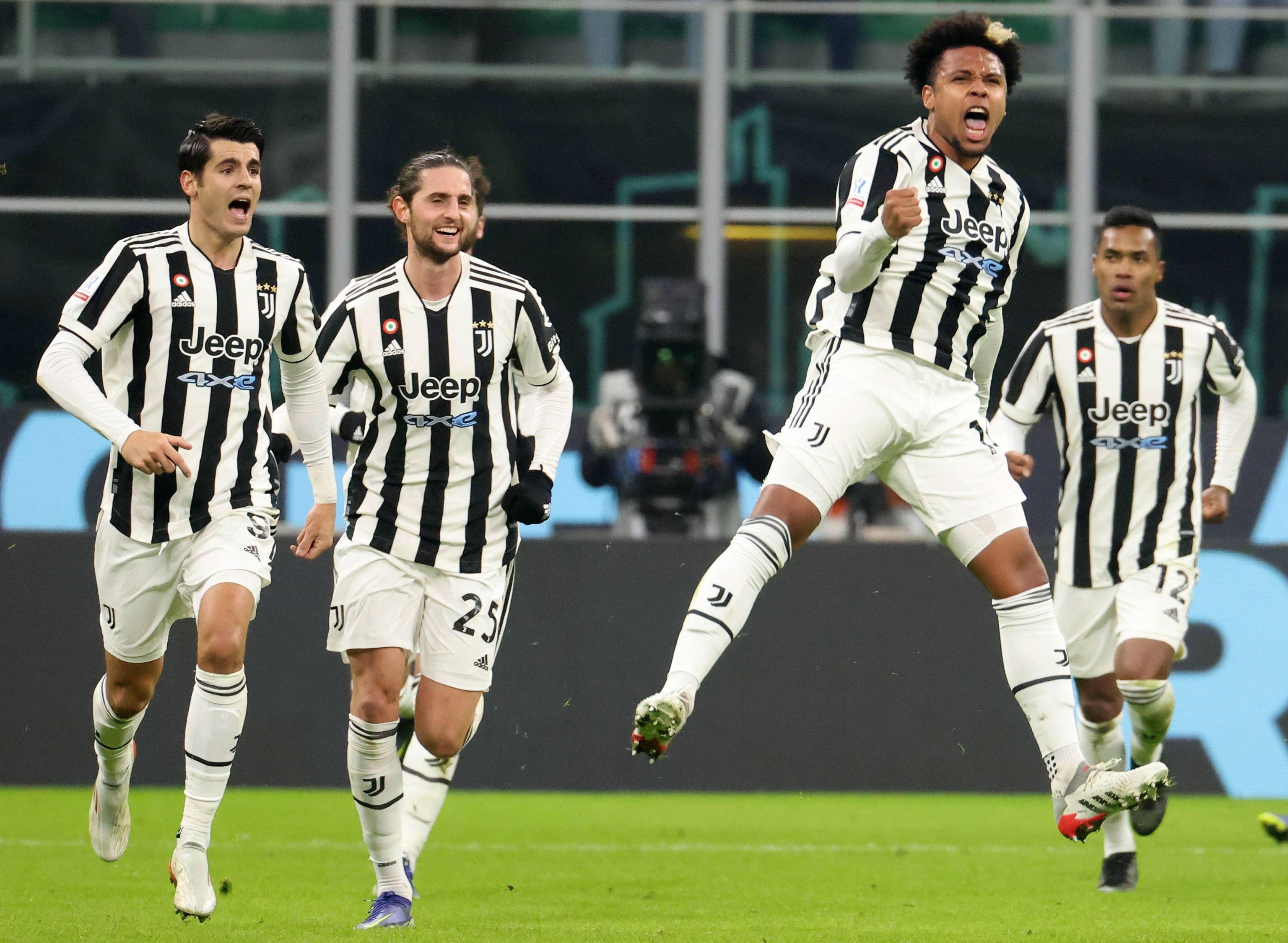 希腊队攻防两端表现亮眼（希腊队攻守俱佳状态火热）