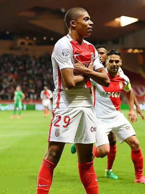 记者：海港近些年投入难比金元时代，穆斯卡特有强大调整能力（记者称海港近年投入难及金元时代，穆斯卡特调整能力强）