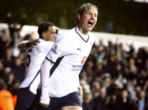 疯狂对轰！康宁汉姆半场18+8+5对飙贝恩21分（火力全开！康宁汉姆半场18+8+5硬刚贝恩21分）