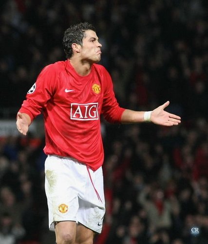 曼纳：冬窗是一个机会，中场是我们的引援关注重点（曼纳：冬季转会窗是良机，中场补强将成首要任务）