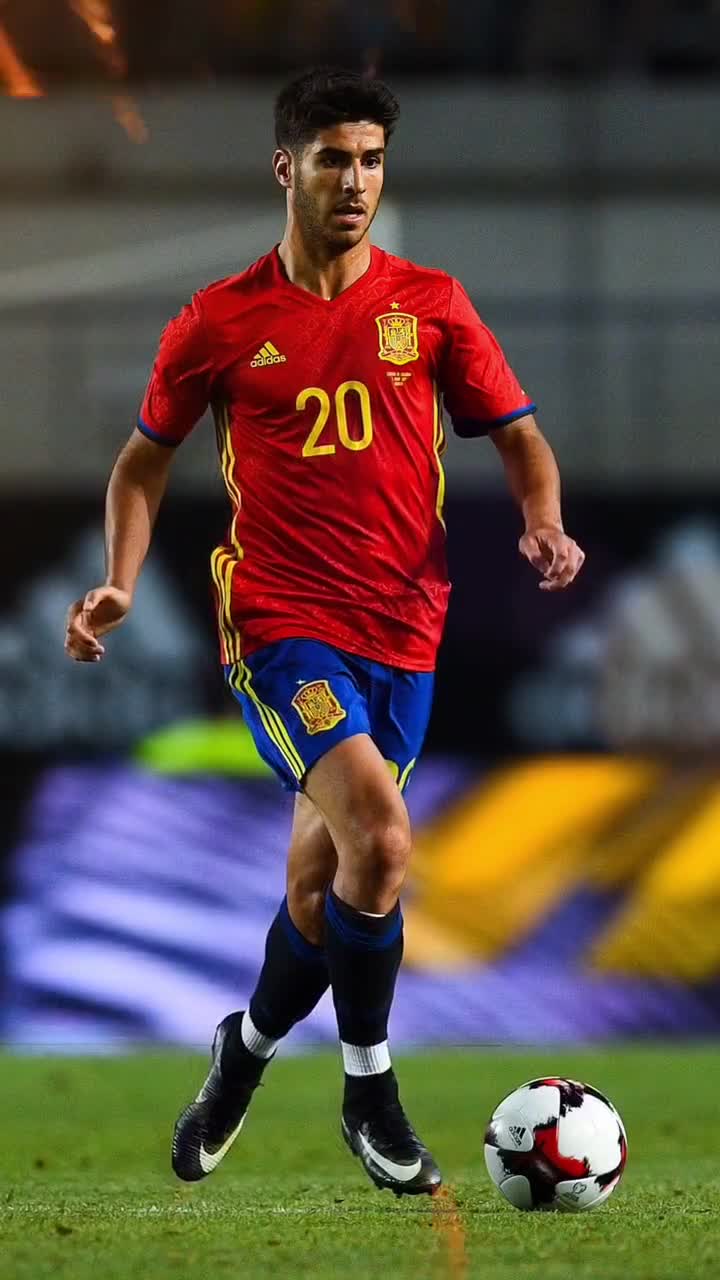 拜仁与柏林联合首次德国杯交手，此前13次联赛交手8胜5平不败（德国杯初遇！拜仁战柏林联合，联赛13战8胜5平保持不败）