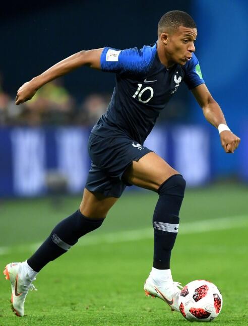 意媒：铃木彩艳可能因为手部骨折缺阵三个月，明年2至3月复出（意媒：手部骨折或让铃木彩艳伤停三个月，预计明年2至3月回归）