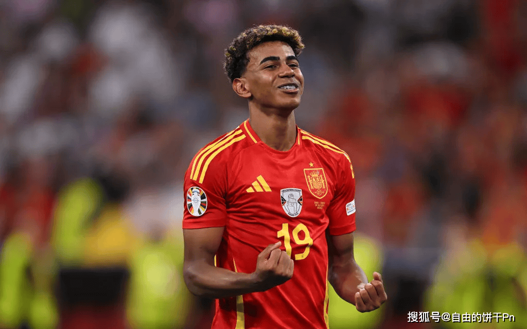 记者问批评球员是否担心更衣室反对，穆帅：你爸对你永远都很好？（被问批评球员会否引发更衣室不满，穆里尼奥反问：父亲会一直只说好话吗？）