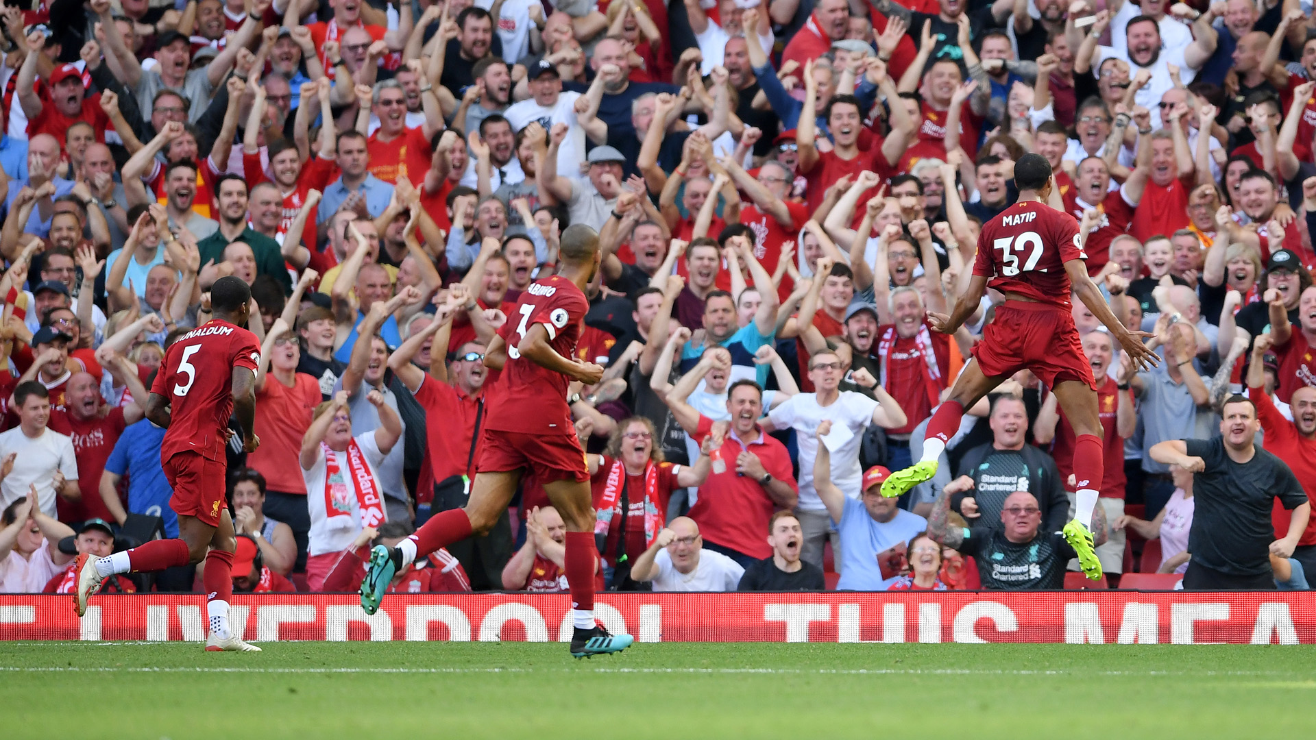 穆斯塔菲：阿森纳是赢球热门；拜仁要小心枪手的定位球（穆斯塔菲：阿森纳更被看好，拜仁需警惕枪手的定位球）