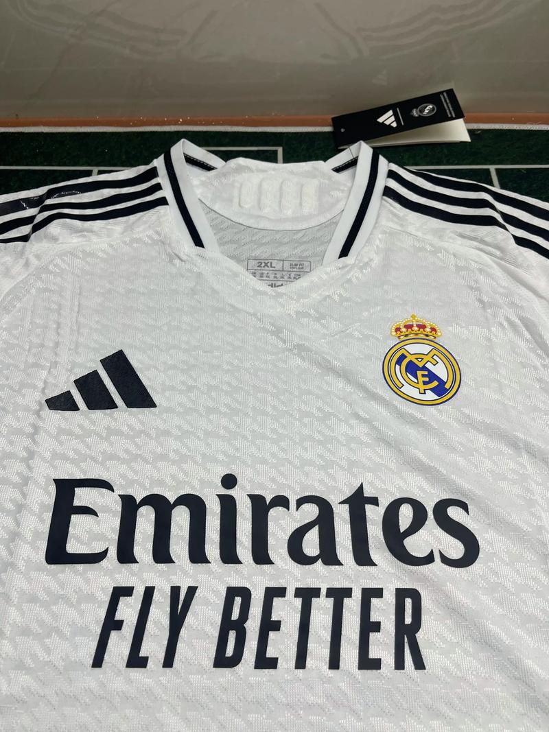 群雄争霸，意甲连续第二年至少4支排名前列的球队相差2分以内（意甲群雄并起：连续两季至少四支前列球队分差在2分内）