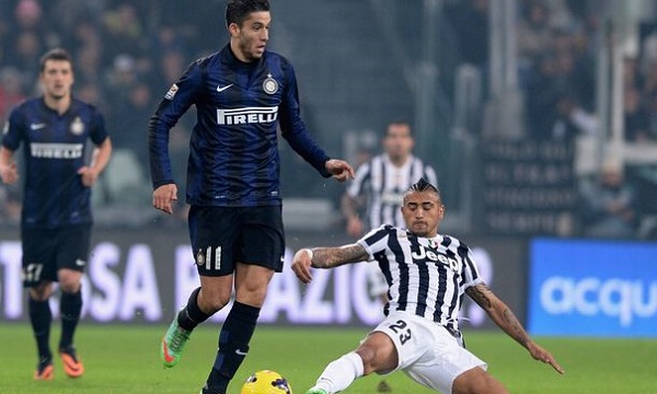 随着曼城1-2，利物浦0-3，英超最新争冠形势出炉：天助阿森纳得利（曼城1-2、利物浦0-3，英超争冠格局突变：阿森纳坐收渔利）