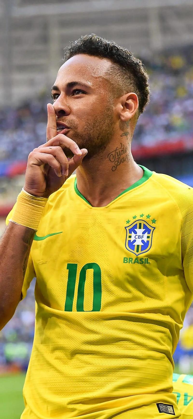 穆勒：卡尔在享受努力提高的过程，同时也在享受比赛的乐趣（穆勒：卡尔既享受提升自我的努力，也享受比赛的快乐）